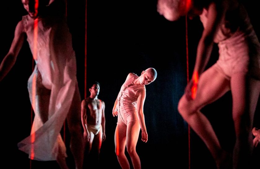 «EVE 2050» : danser à la croisée du virtuel et du réel