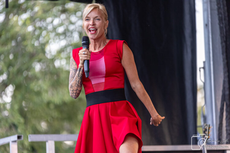 Photos du concert de Brigitte Boisjoli à Repentigny