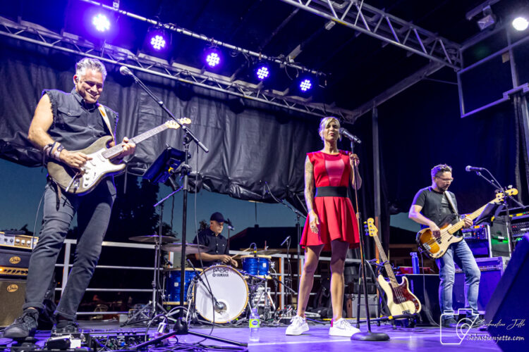 Photos du concert de Brigitte Boisjoli à Repentigny