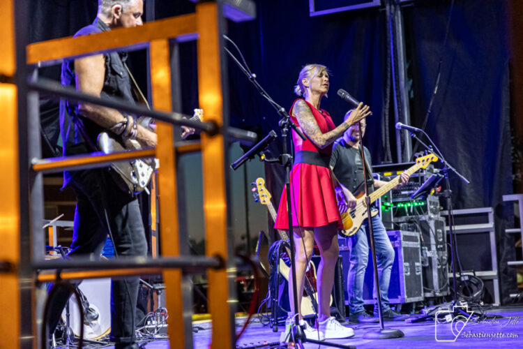 Photos du concert de Brigitte Boisjoli à Repentigny
