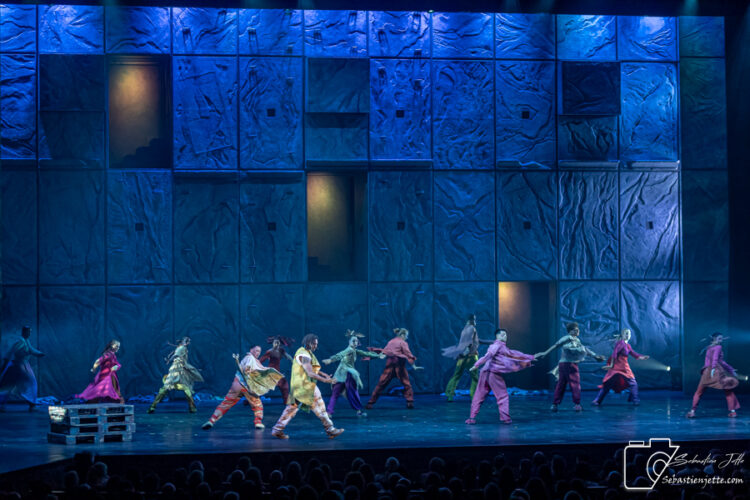 Les Bohémiens dirigés par Clopin