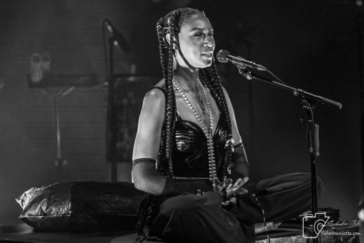 Dominique Fils-Aimé nous fait voyager avec son concert Roots