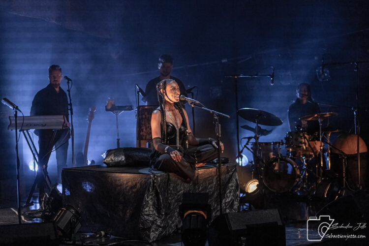 Dominique Fils-Aimé nous fait voyager avec son concert Roots