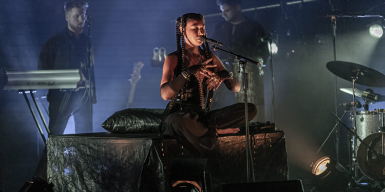 Dominique Fils-Aimé nous fait voyager avec son concert Roots