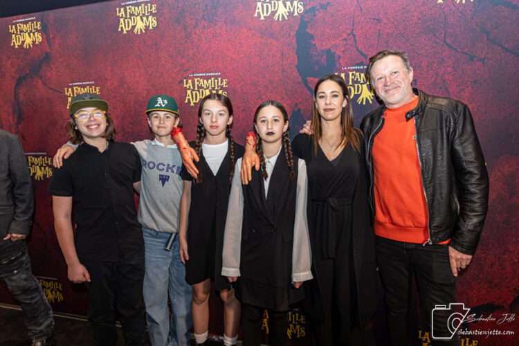 La comédie musicale «La famille Addams»: un spectacle grandiose avec des talents exceptionnels