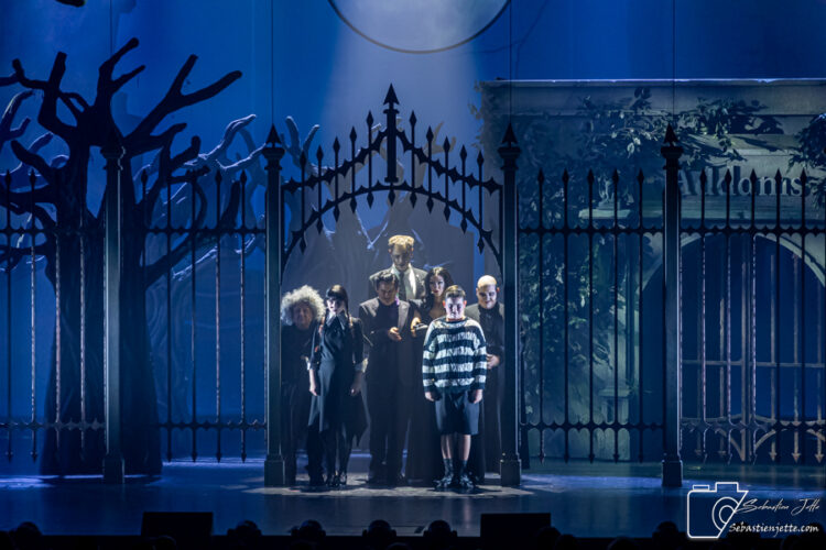La comédie musicale «La famille Addams»: un spectacle grandiose avec des talents exceptionnels