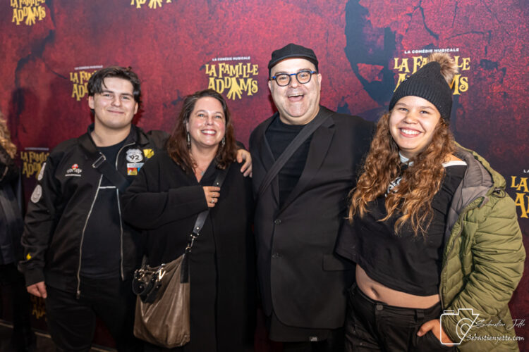 La comédie musicale «La famille Addams»: un spectacle grandiose avec des talents exceptionnels