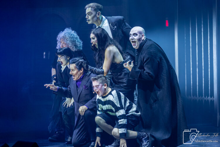 La comédie musicale «La famille Addams»: un spectacle grandiose avec des talents exceptionnels