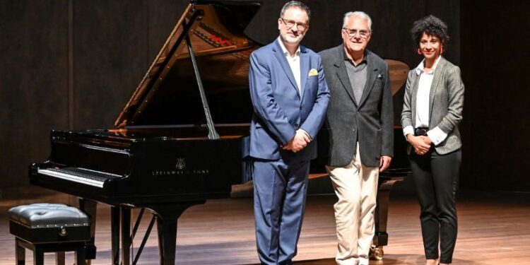La Salle Bourgie s’offre un piano à queue Steinway de Hambourg