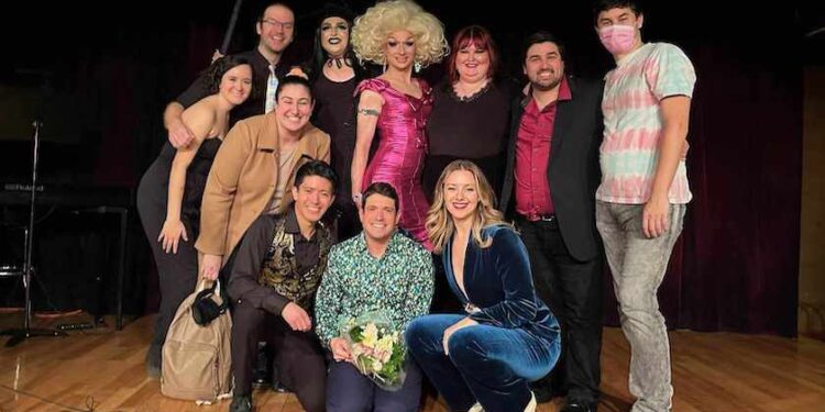 «Queer Broadway»: des performances de théâtre musical, de drag et de burlesque