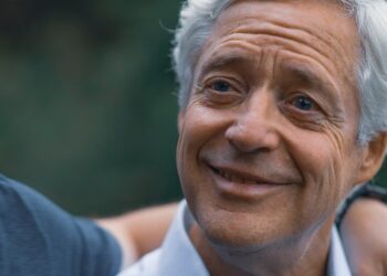 Autopsie d’un AVC : Charles Tisseyre raconte son expérience et sensibilise à l’urgence du traitement