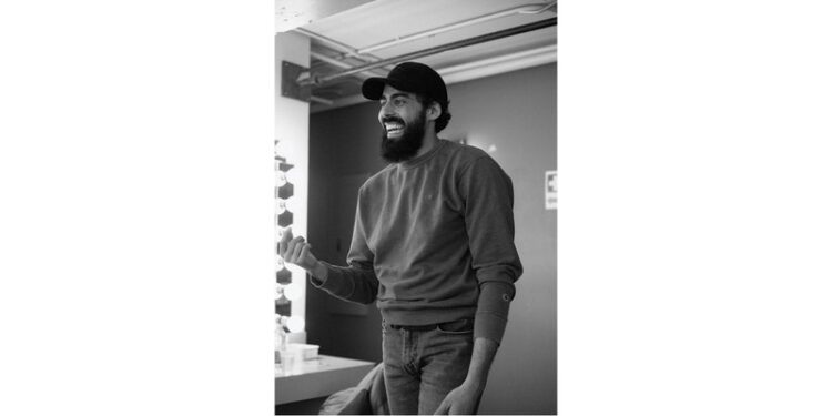 Québécois tabarnak, pour découvrir ou revisiter l’humour d’Adib Alkhalidey