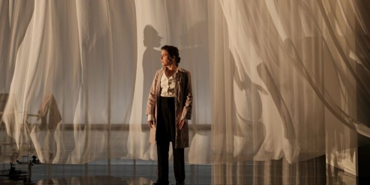 «Docteure» : captivant suspense identitaire!