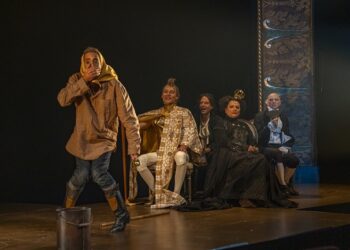 La Symphonie du Roi: Quand Louis XIV, Lully et Molière illuminent la scène avec leur magie créatrice