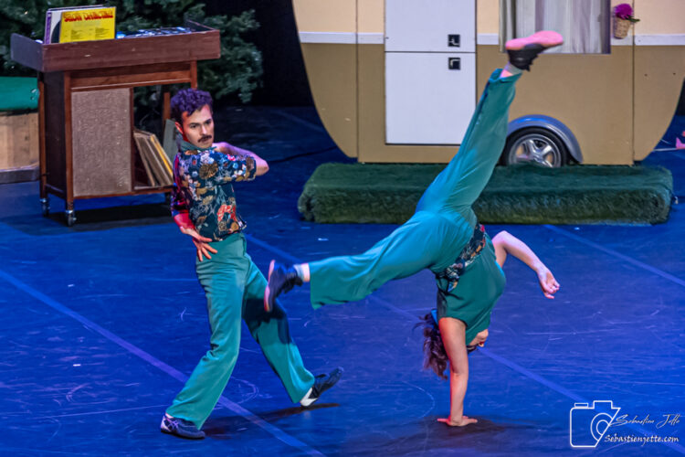 Découvrez les photos de Camping, le spectacle du temps des Fêtes!