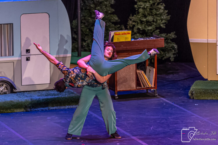 Découvrez les photos de Camping, le spectacle du temps des Fêtes!