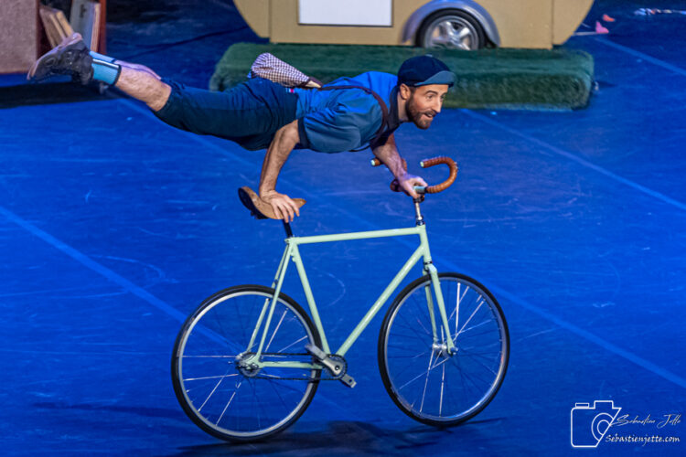Découvrez les photos de Camping, le spectacle du temps des Fêtes!