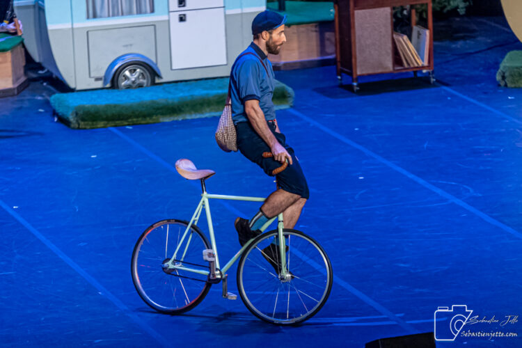 Découvrez les photos de Camping, le spectacle du temps des Fêtes!