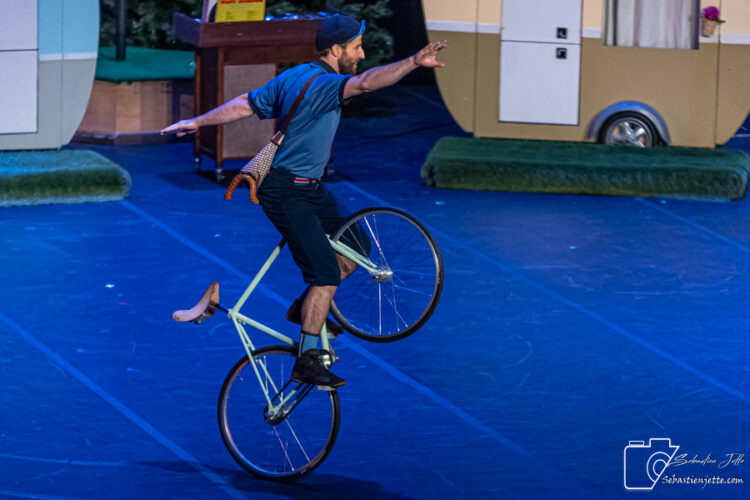 Découvrez les photos de Camping, le spectacle du temps des Fêtes!