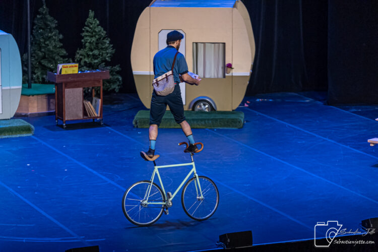 Découvrez les photos de Camping, le spectacle du temps des Fêtes!