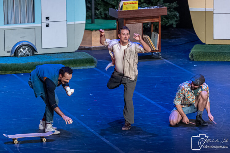 Découvrez les photos de Camping, le spectacle du temps des Fêtes!