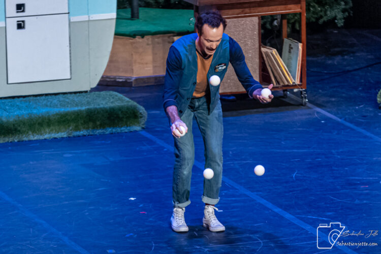 Découvrez les photos de Camping, le spectacle du temps des Fêtes!