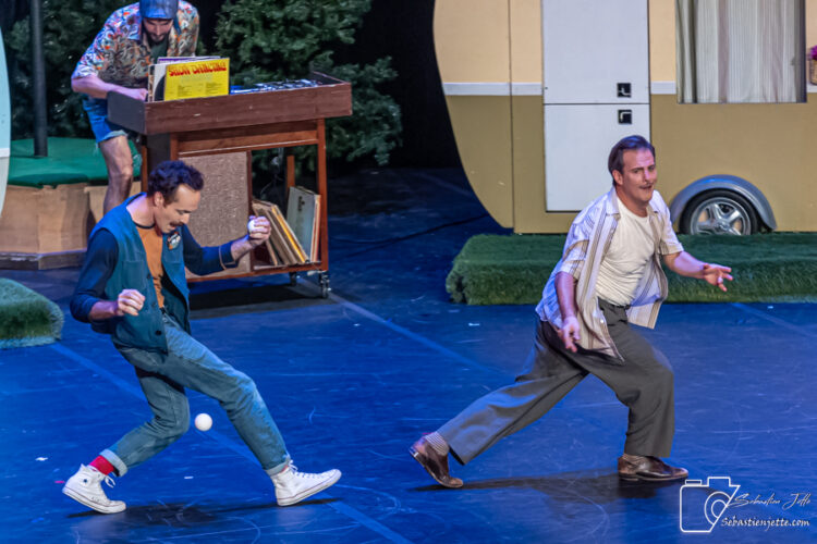 Découvrez les photos de Camping, le spectacle du temps des Fêtes!