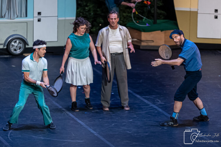 Découvrez les photos de Camping, le spectacle du temps des Fêtes!