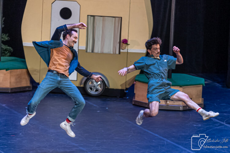 Découvrez les photos de Camping, le spectacle du temps des Fêtes!