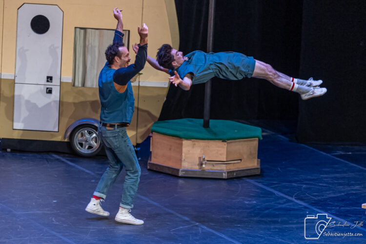 Découvrez les photos de Camping, le spectacle du temps des Fêtes!