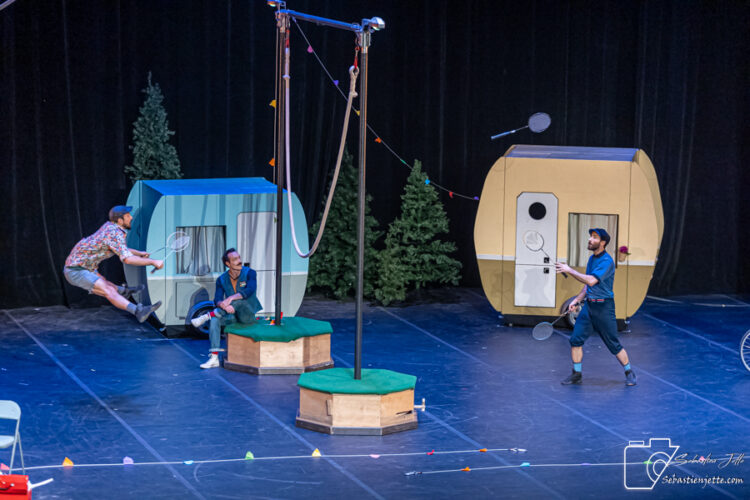 Découvrez les photos de Camping, le spectacle du temps des Fêtes!