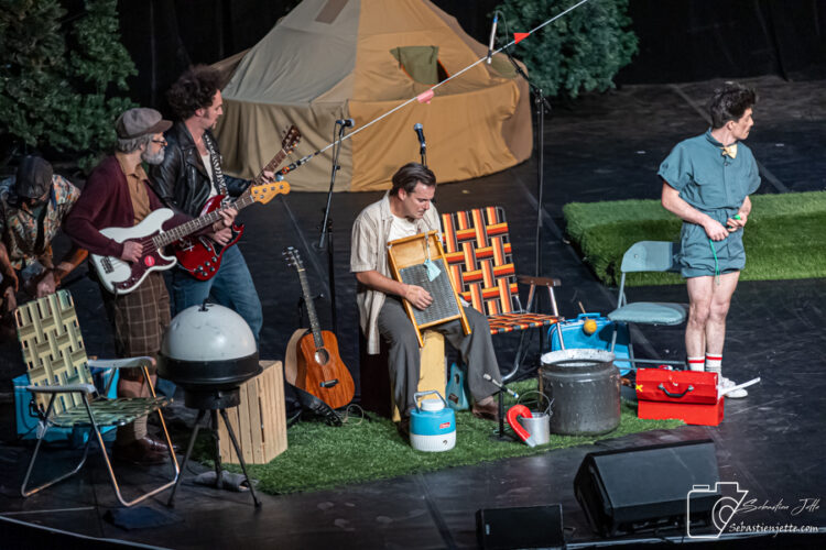 Découvrez les photos de Camping, le spectacle du temps des Fêtes!
