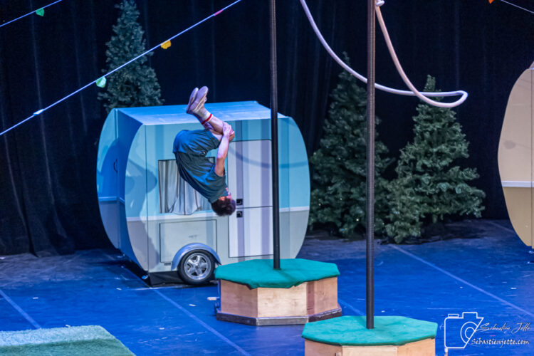 Découvrez les photos de Camping, le spectacle du temps des Fêtes!