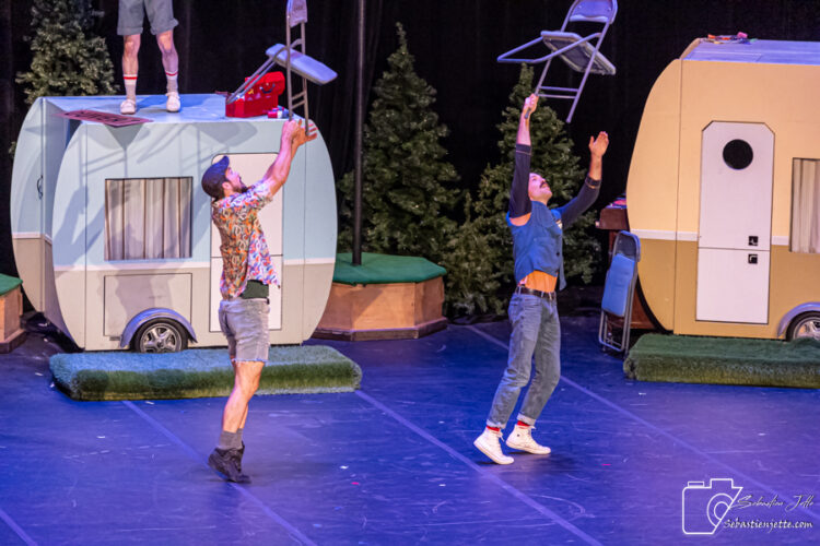 Découvrez les photos de Camping, le spectacle du temps des Fêtes!