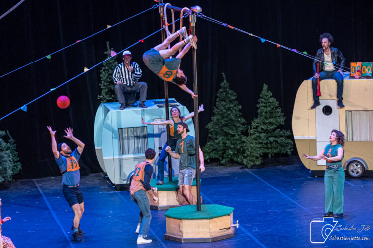 Découvrez les photos de Camping, le spectacle du temps des Fêtes!