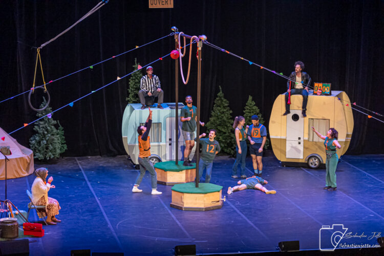 Découvrez les photos de Camping, le spectacle du temps des Fêtes!