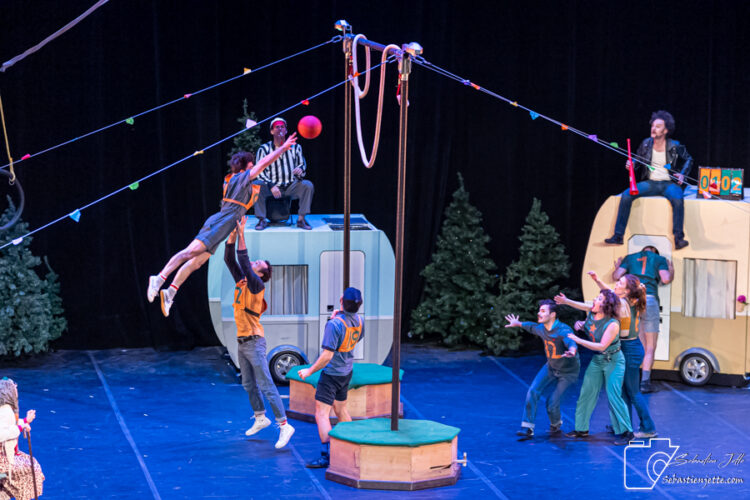 Découvrez les photos de Camping, le spectacle du temps des Fêtes!