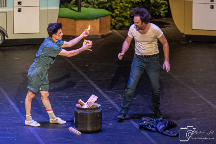 Découvrez les photos de Camping, le spectacle du temps des Fêtes!