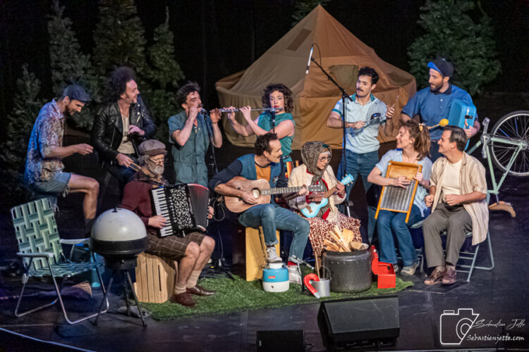 Découvrez les photos de Camping, le spectacle du temps des Fêtes!