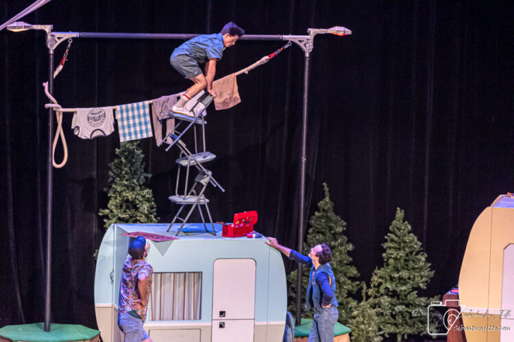 Découvrez les photos de Camping, le spectacle du temps des Fêtes!