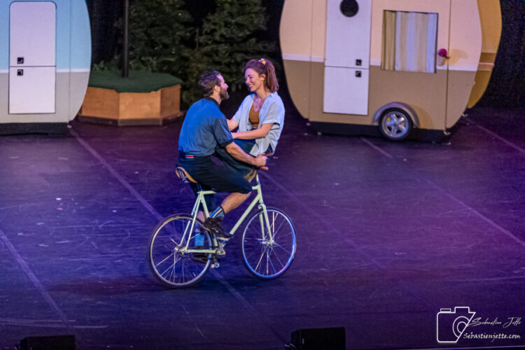 Découvrez les photos de Camping, le spectacle du temps des Fêtes!