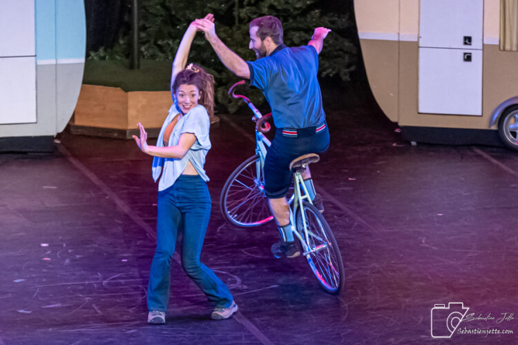 Découvrez les photos de Camping, le spectacle du temps des Fêtes!