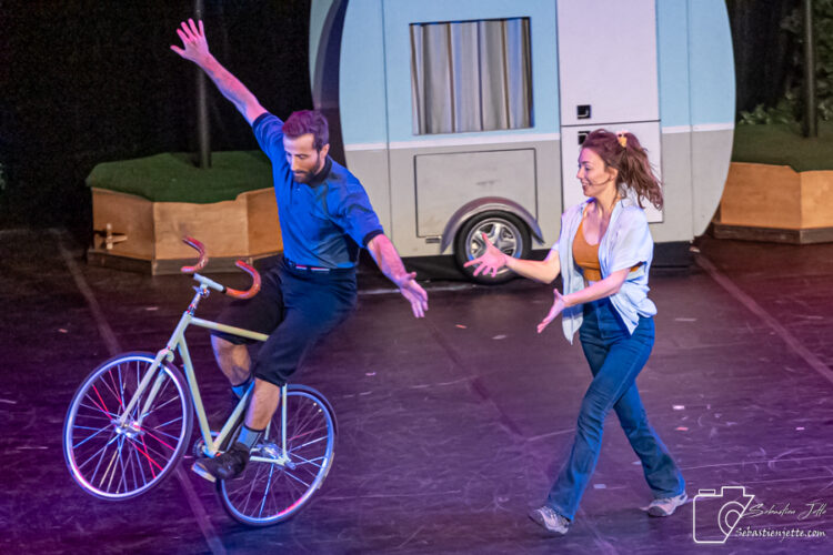 Découvrez les photos de Camping, le spectacle du temps des Fêtes!