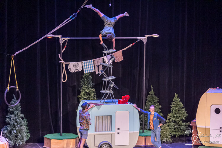 Découvrez les photos de Camping, le spectacle du temps des Fêtes!