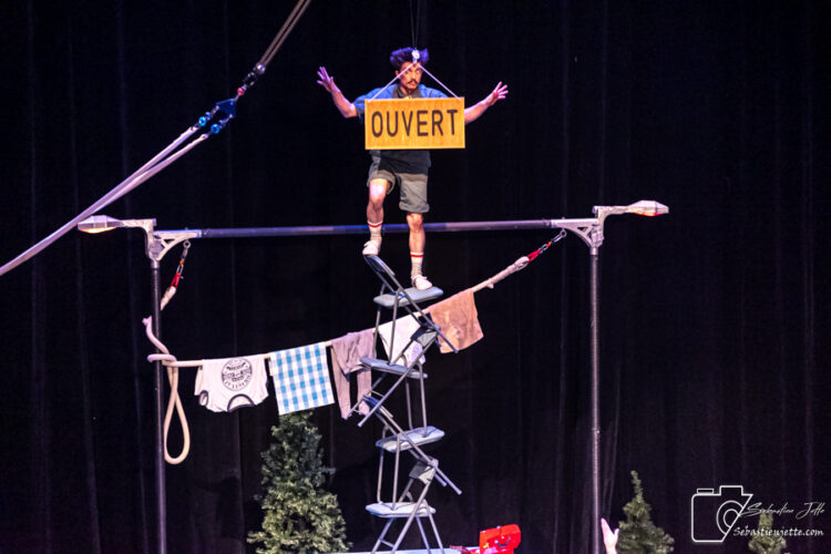 Découvrez les photos de Camping, le spectacle du temps des Fêtes!