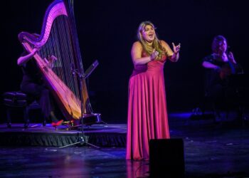 Elisabeth St-Gelais, soprano innue, illumine la Scène Musicale de Québec