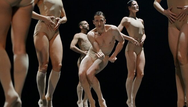 Soul Chain : performance époustouflante signée Sharon Eyal et Gai Behar