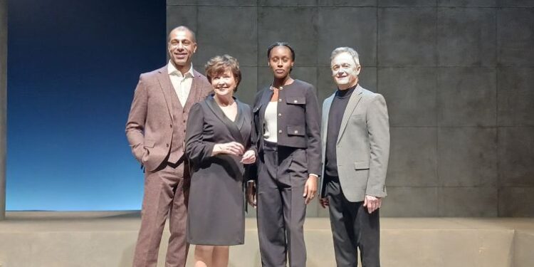 «Aux grands maux, les grands discours»: le théâtre et l’histoire se rencontrent