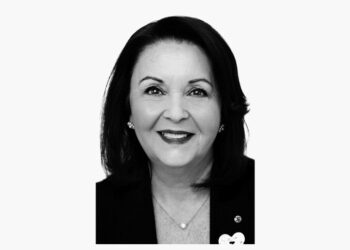 Un vent d’orage, l’électron libre, explore l’univers fascinant des recherches nucléaires en temps de guerre.