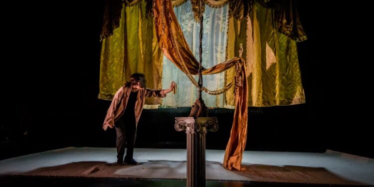 «Le Magasin» : une vitrine vivante au Théâtre Prospero